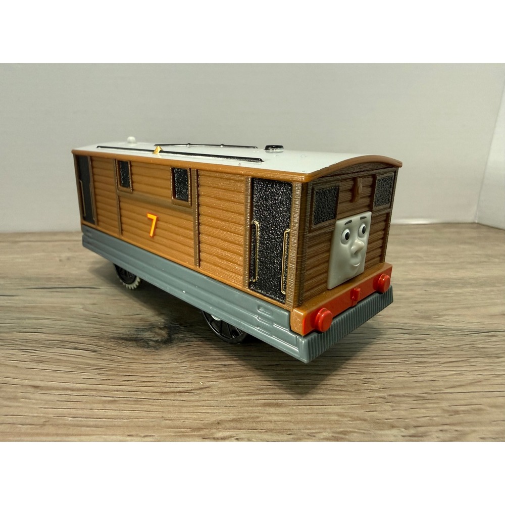 Thomas & Friends TrackMaster Toby Tram Engine Motorized Train 2013 Mattel No 7 - Picture 3 of 14